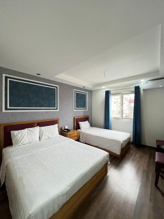 & Hotel