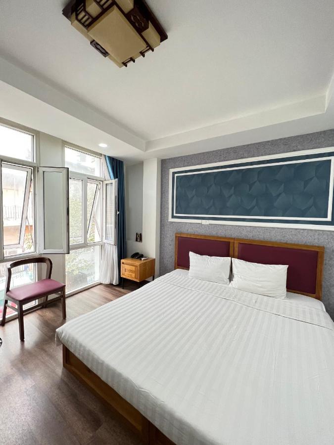 & Hotel
