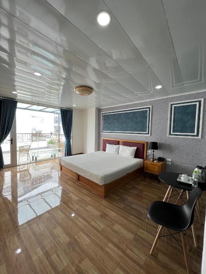 Hotel & 3*