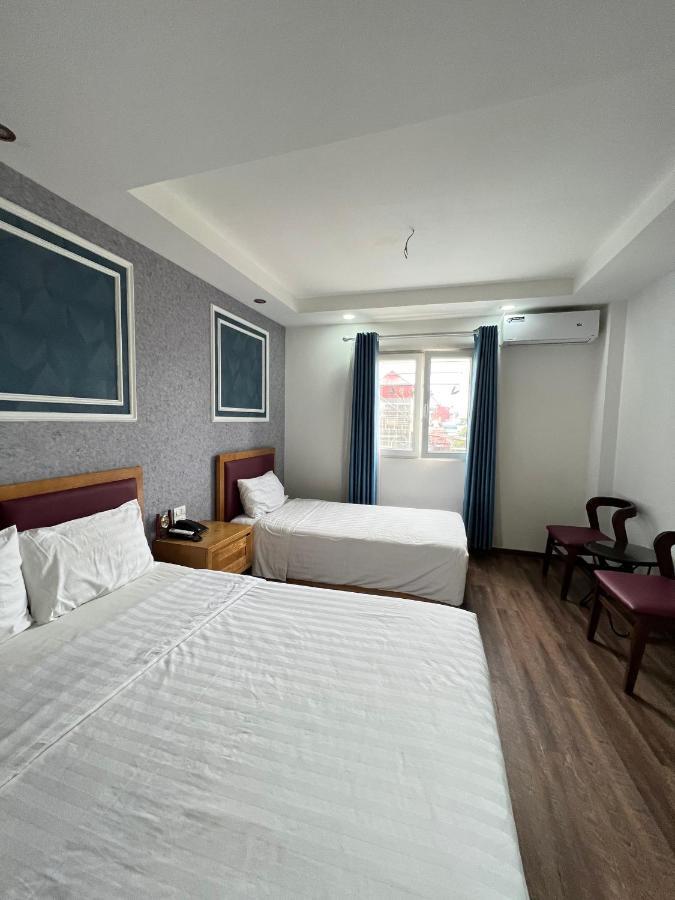 & Hotel
