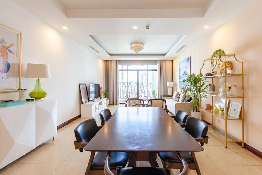 Chi's House - Vinhomes Royal - 2br