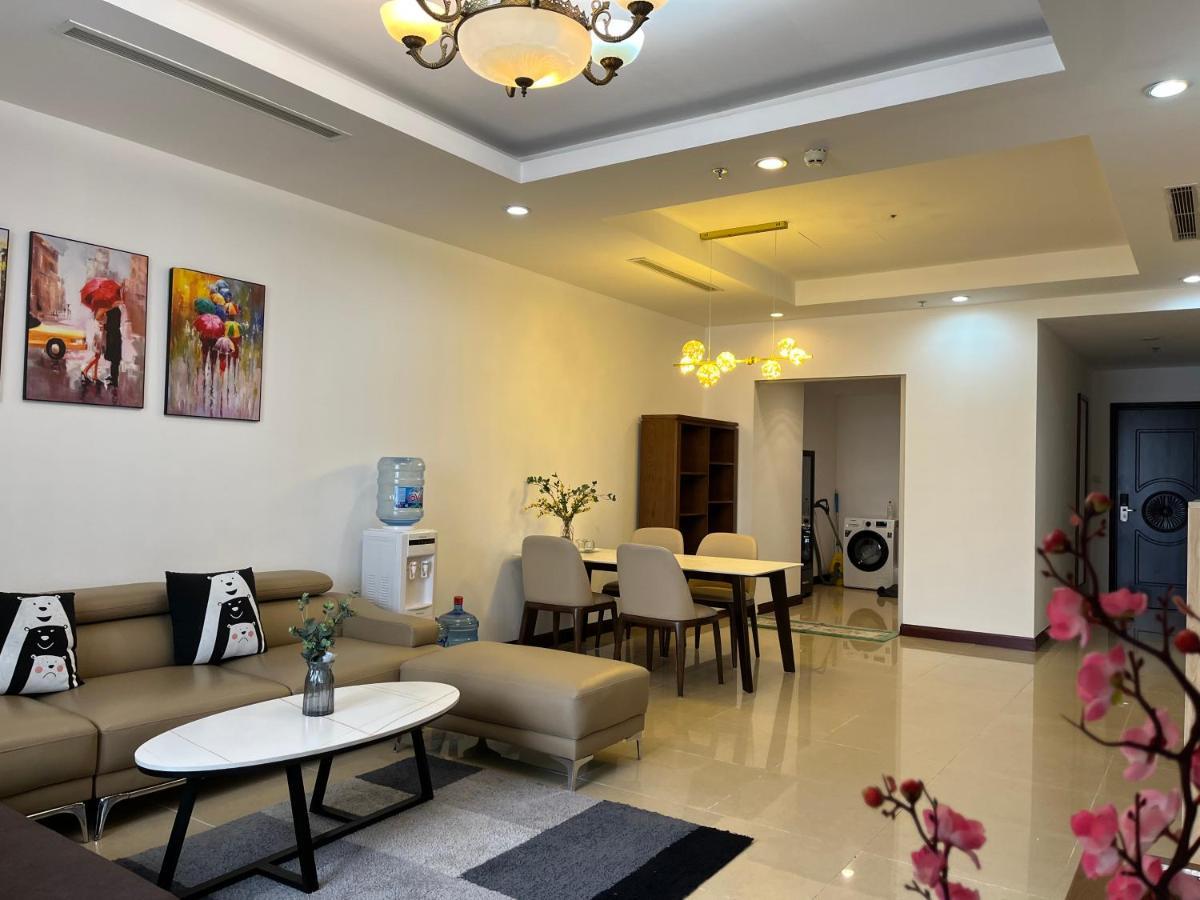 Vinhomes Royal Luxury 2 Br *