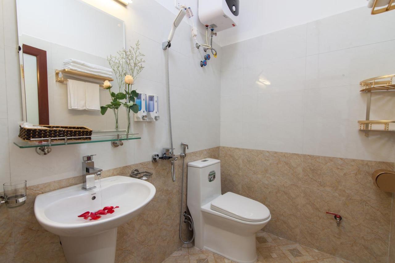 Luxury Airport Hotel 3*