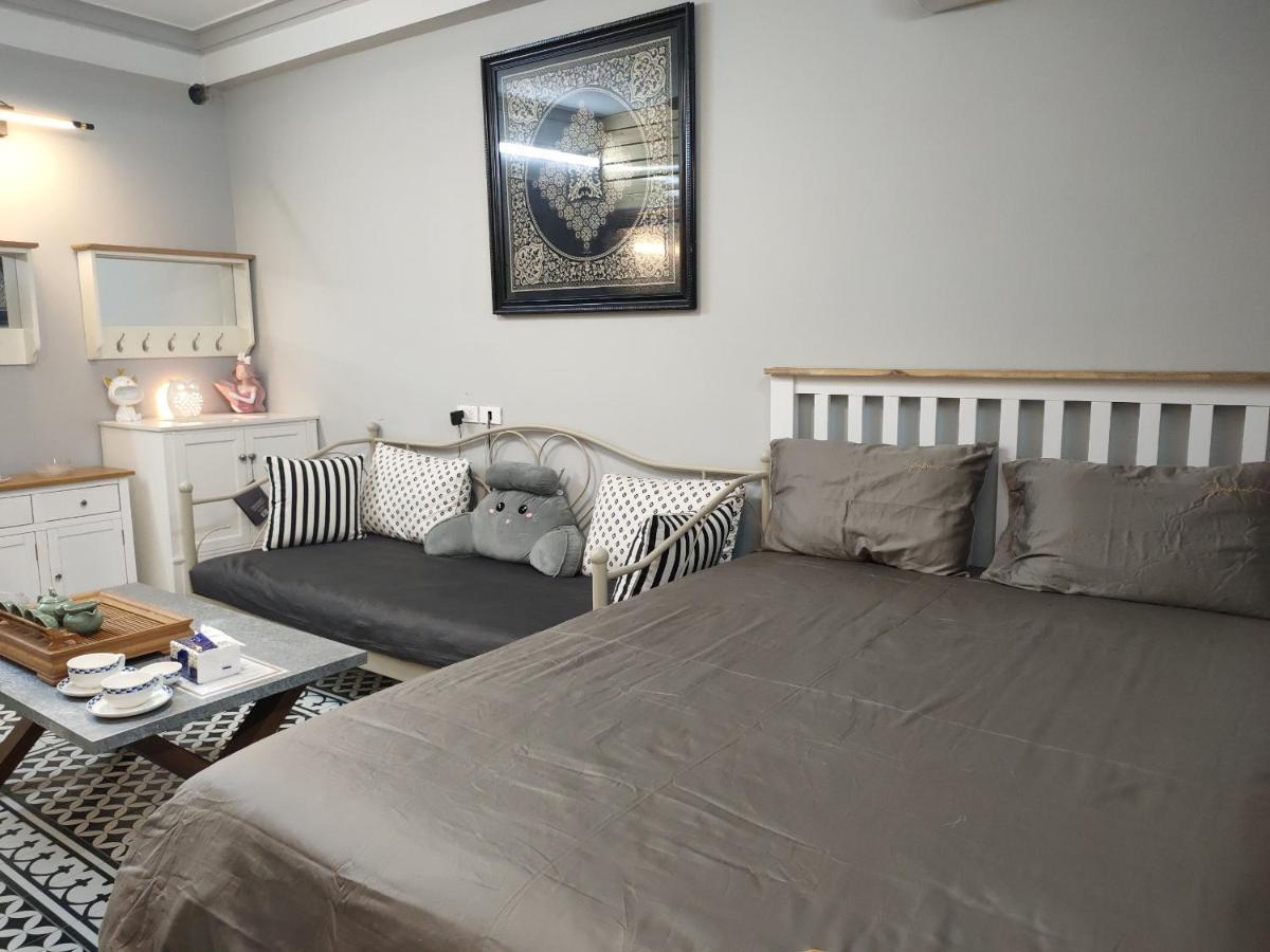 Homestay Nha Pho Ha Noi Sinsoledad - 437 Hong Ha Street Hanoi