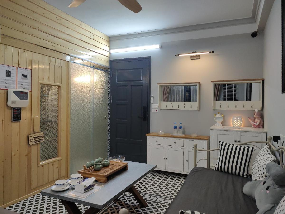 Homestay Nha Pho Ha Noi Sinsoledad - 437 Hong Ha Street Guest house *