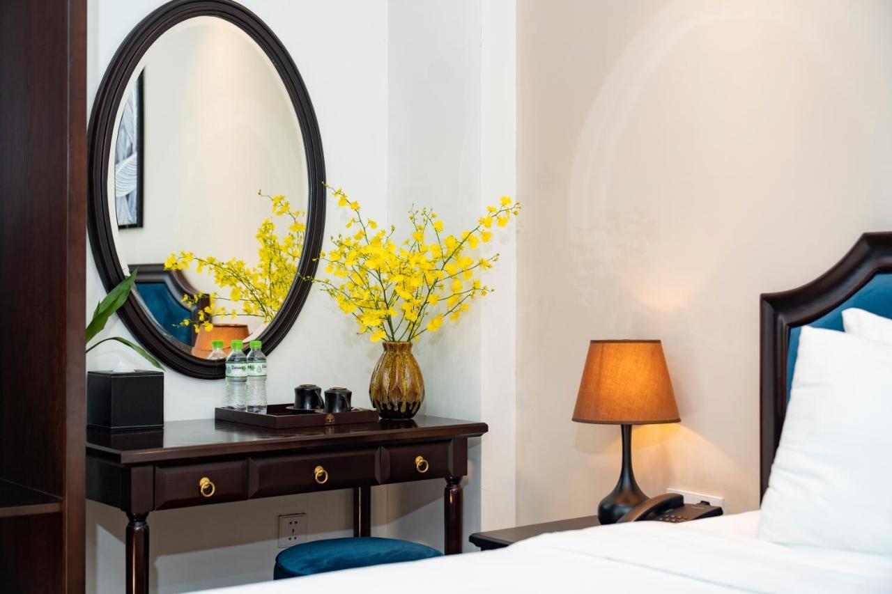 Hotel Fiesta Grand And Hanoi