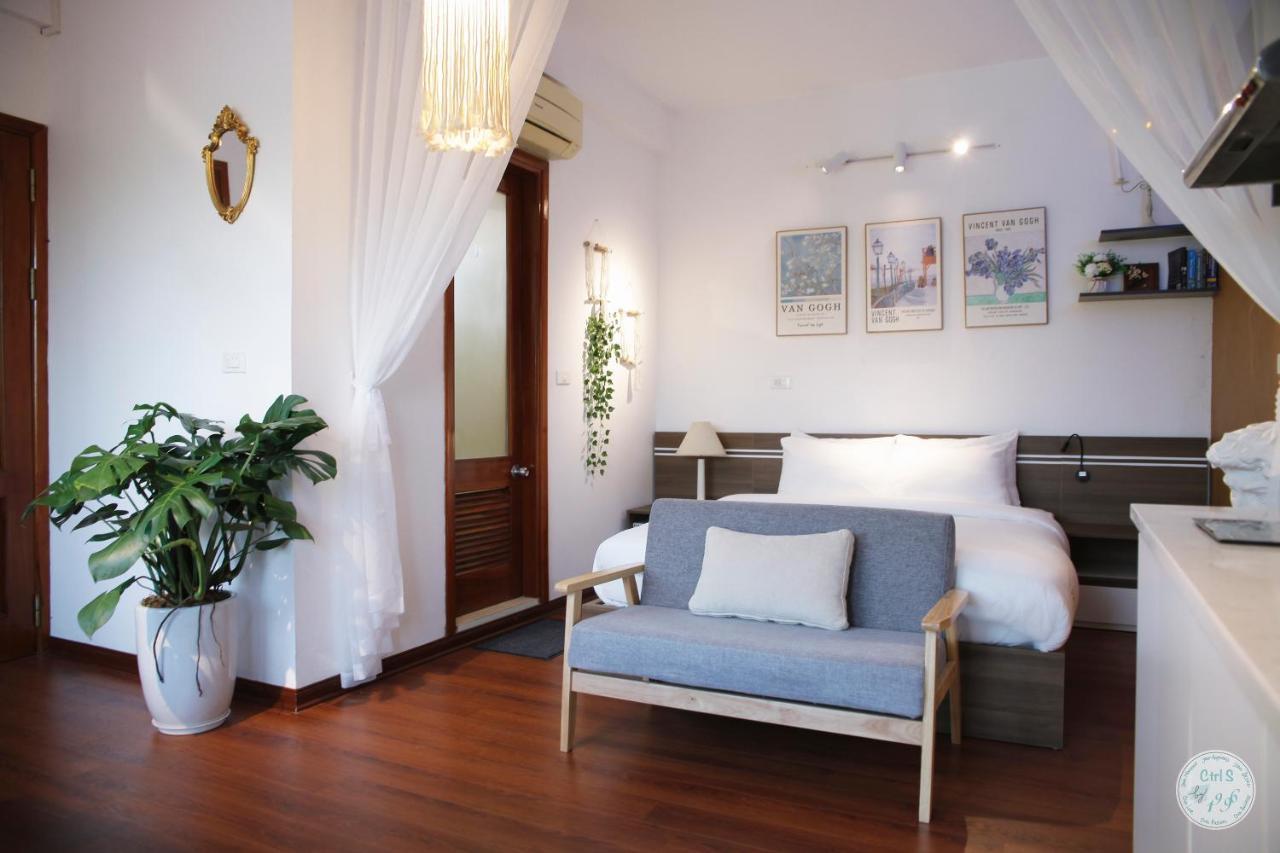 The Center Gem: Lakeside Retreat At Hoan Kiem Apartment Hanoi