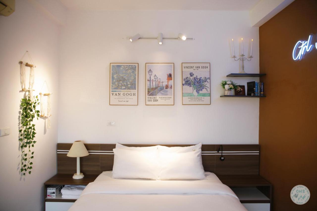 Apartment The Center Gem: Lakeside Retreat At Hoan Kiem