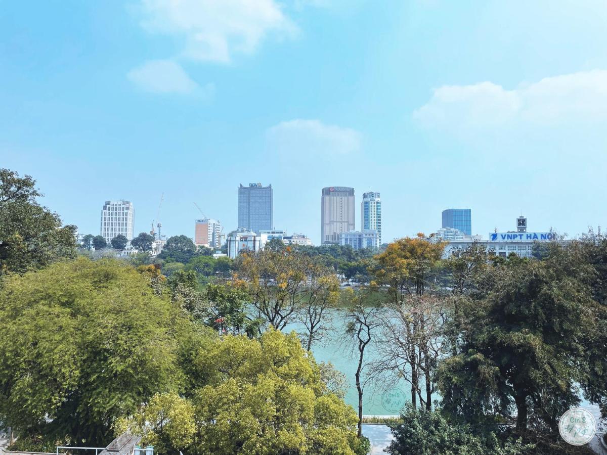 Apartment The Center Gem: Lakeside Retreat At Hoan Kiem