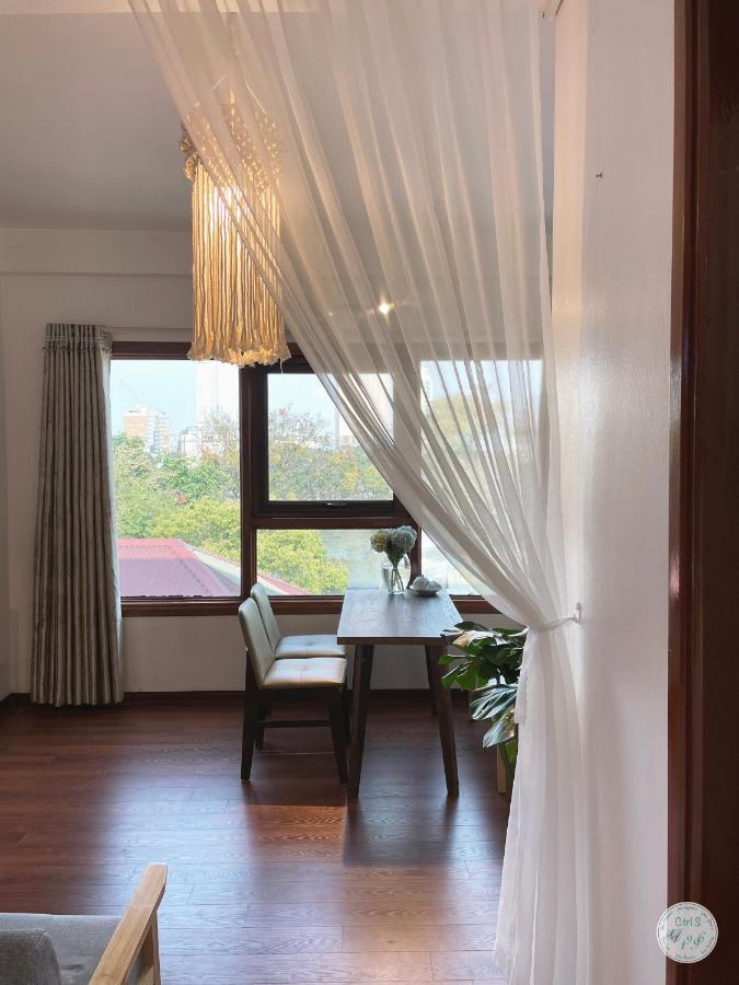 The Center Gem: Lakeside Retreat At Hoan Kiem Apartment