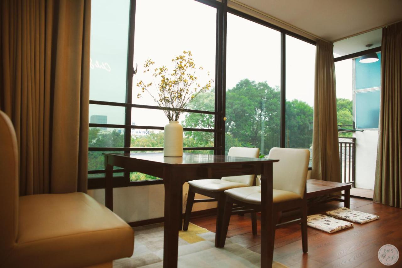 The Center Gem: Lakeside Retreat At Hoan Kiem *