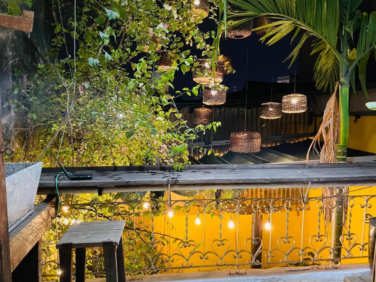 Chu Nhat Cafe & - 12 Ngo 41 Duong Lang - Co So 1 Hostel Hanoi