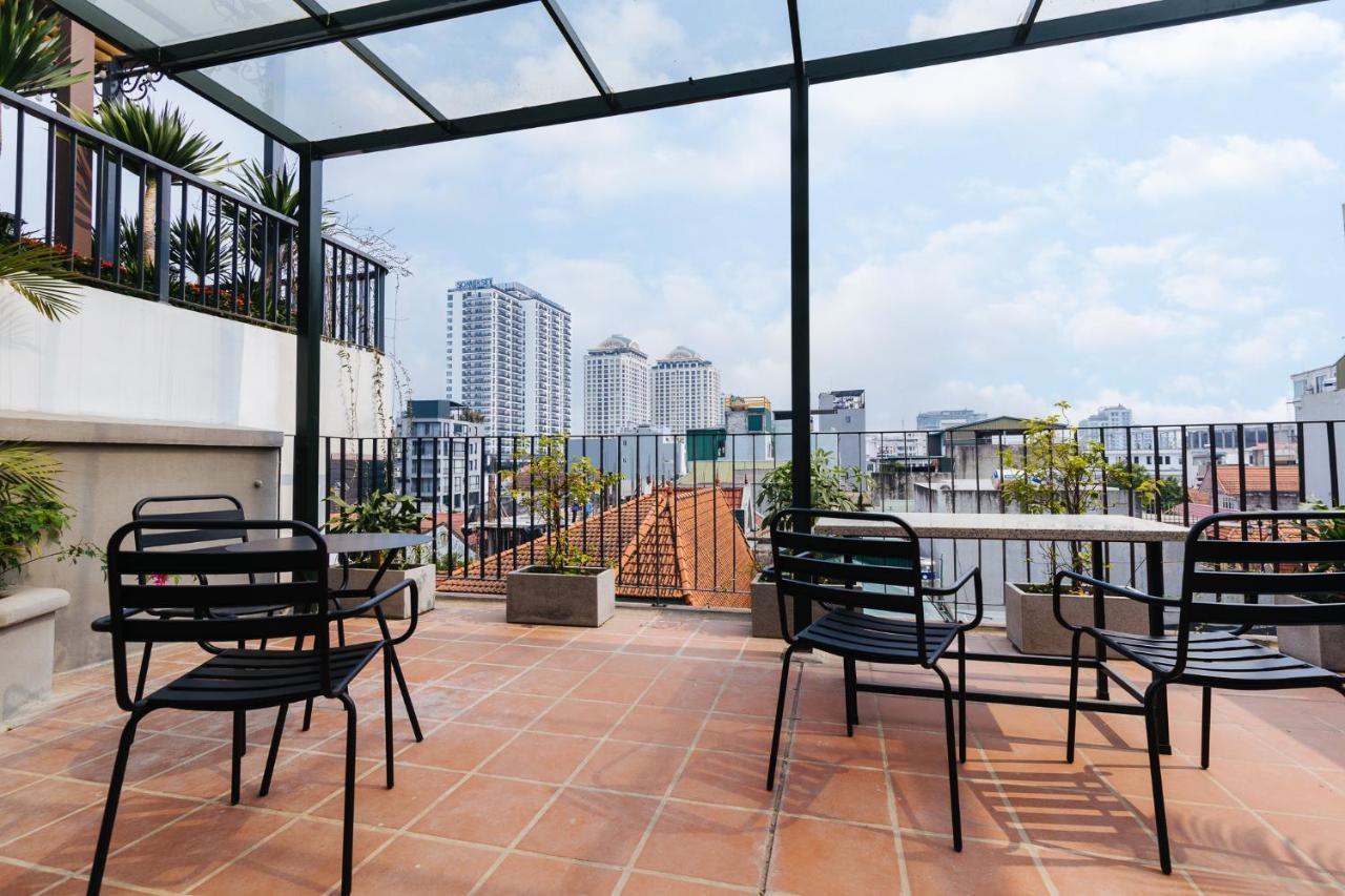Luck 9 - Westlake Balcony