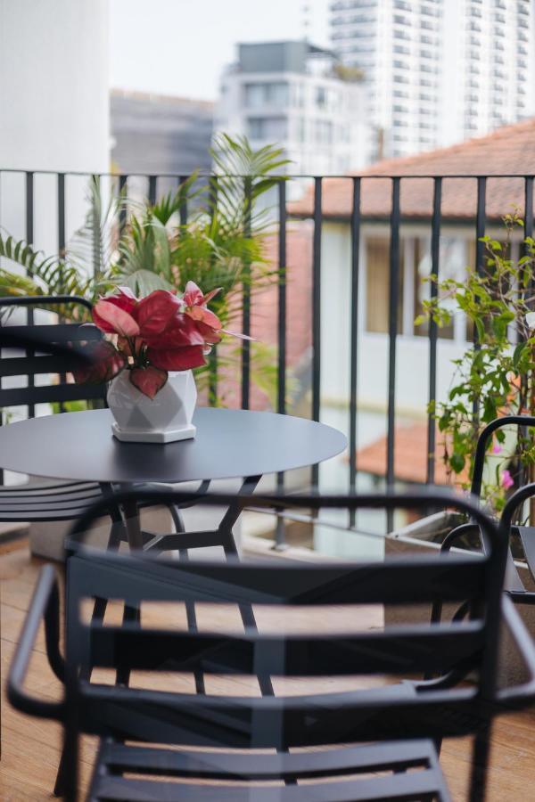 Luck 9 - Westlake Balcony Hà Nội