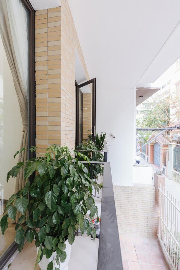 Luck 9 - Westlake Balcony