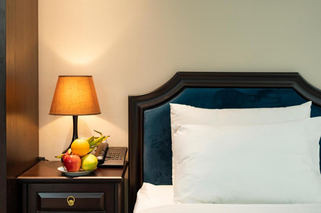 Fiesta Grand And Hotel