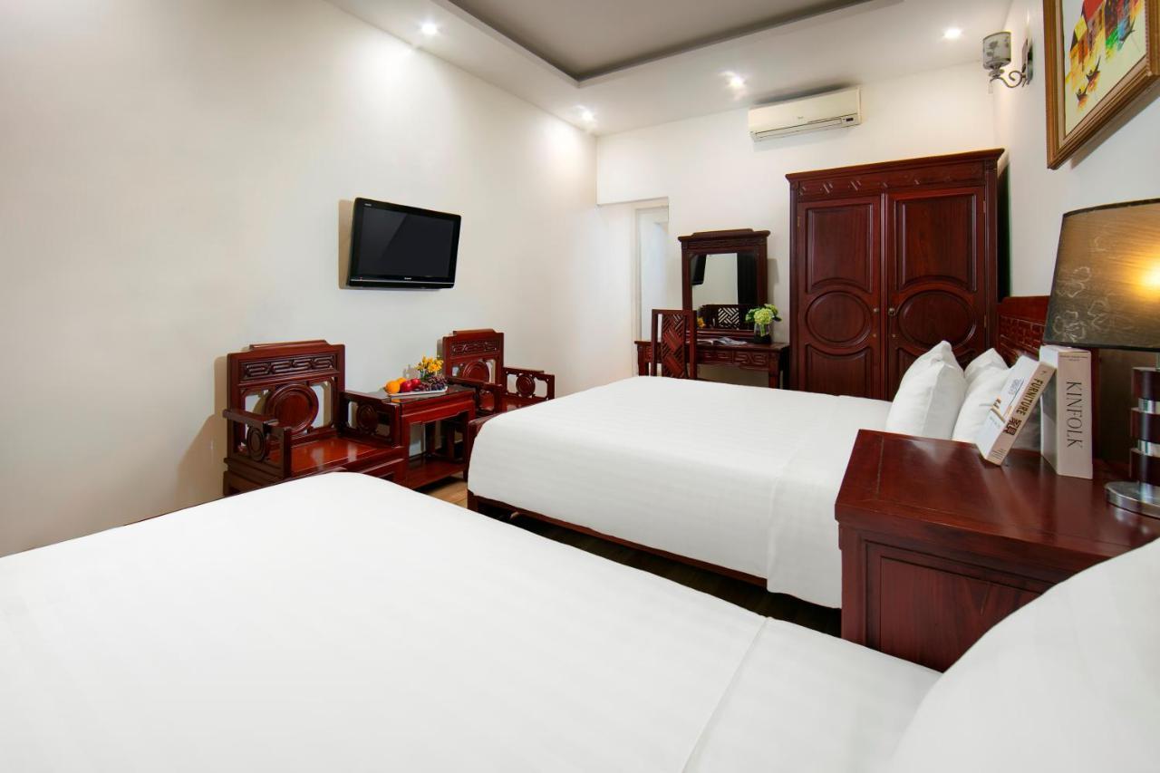 Moonlight Hotel