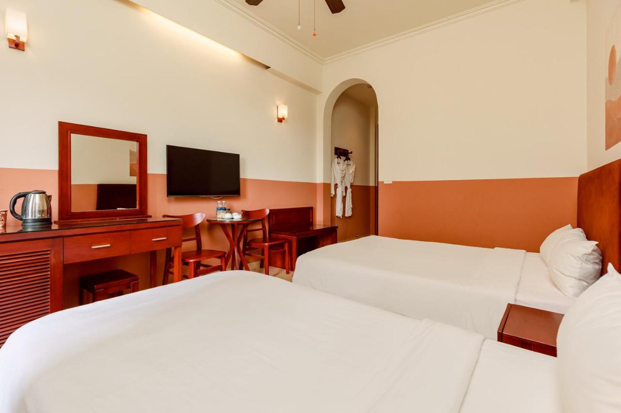 Super Oyo Capital O 1173 Le Grand - The Ruby Hotel
