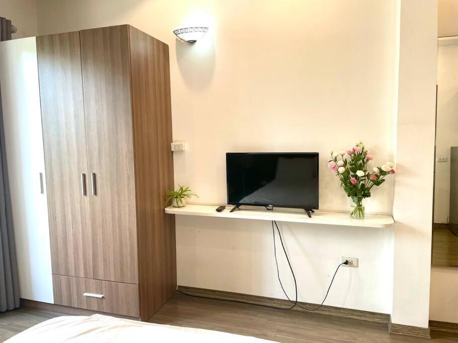 Căn hộ Spacious Balcony Apt•kitchen•west Hà Nội