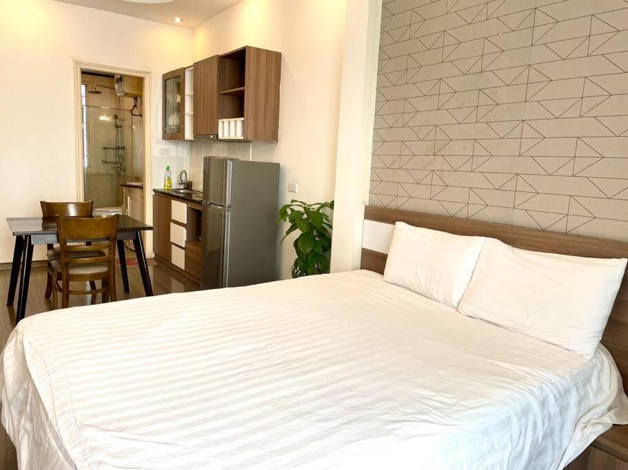 Spacious Balcony Apt•kitchen•west Hà Nội