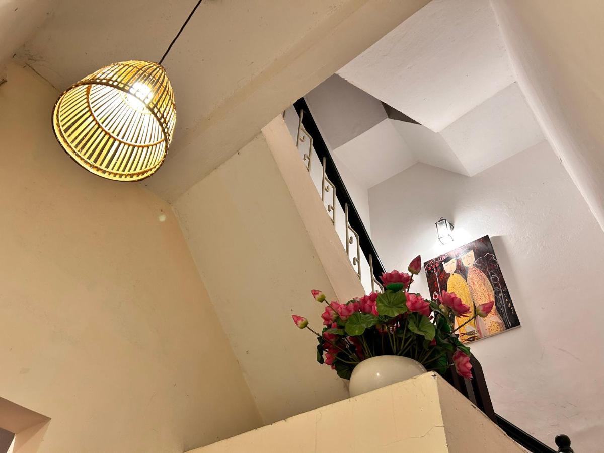 Anchie Ly Nam De- Ha Noi Train Street- Ha Noi Old Quarter Homestay *