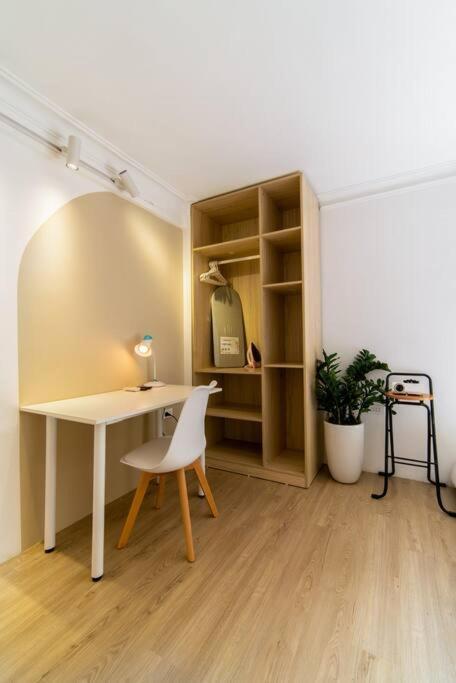 Holly Hideaway-cozy Nest -balcony- Center * Hanói