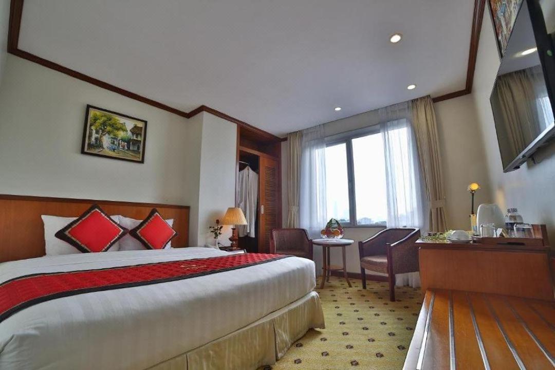 Hotel Sunny 1