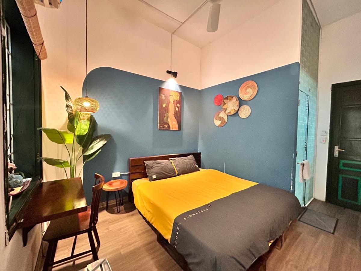 Anchie Ly Nam De- Ha Noi Train Street- Ha Noi Old Quarter Homestay