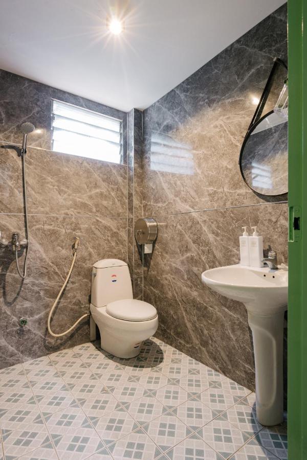 Villa Kemkayvilla W 5br_ Bathtub_rooftopviews_30s To Hoankiem Hanoi