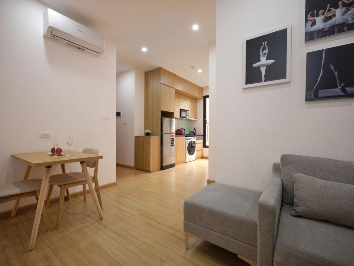 Moonlight Tay Ho Apartment