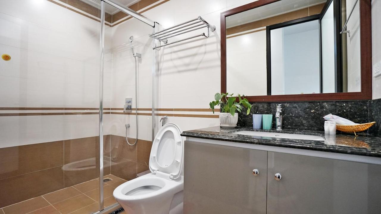 Cl•charming Studio Apt•balcony/laundry•van Mieu *