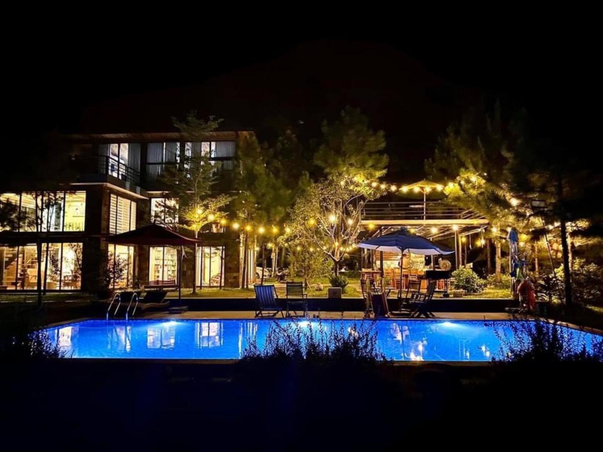 Lee & Sau Sau Garden - Venuestay Hanoi