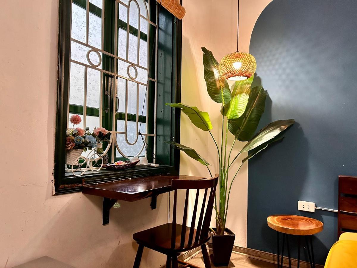 Anchie Ly Nam De- Ha Noi Train Street- Ha Noi Old Quarter Homestay Hanoi