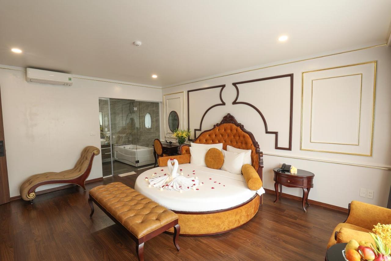 Royal Văn Phú Khách sạn