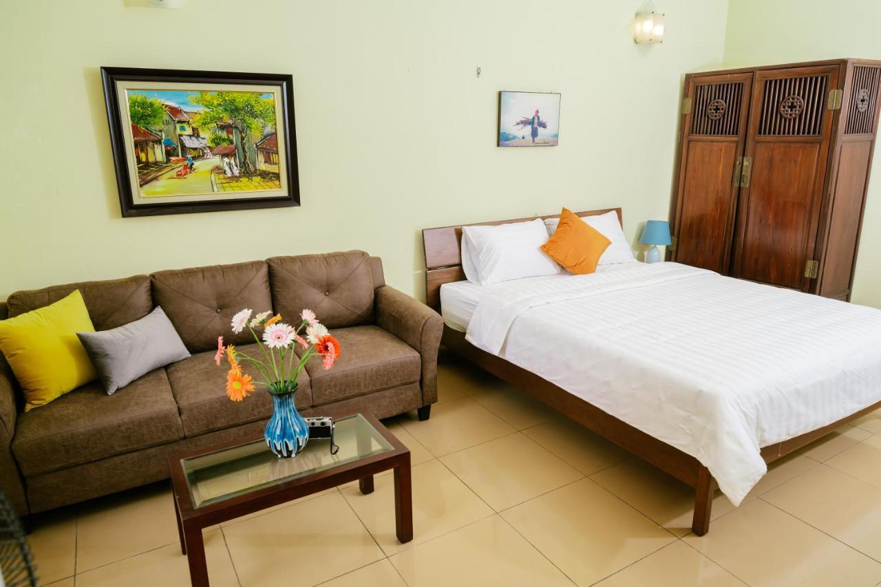 Hola House Homestay