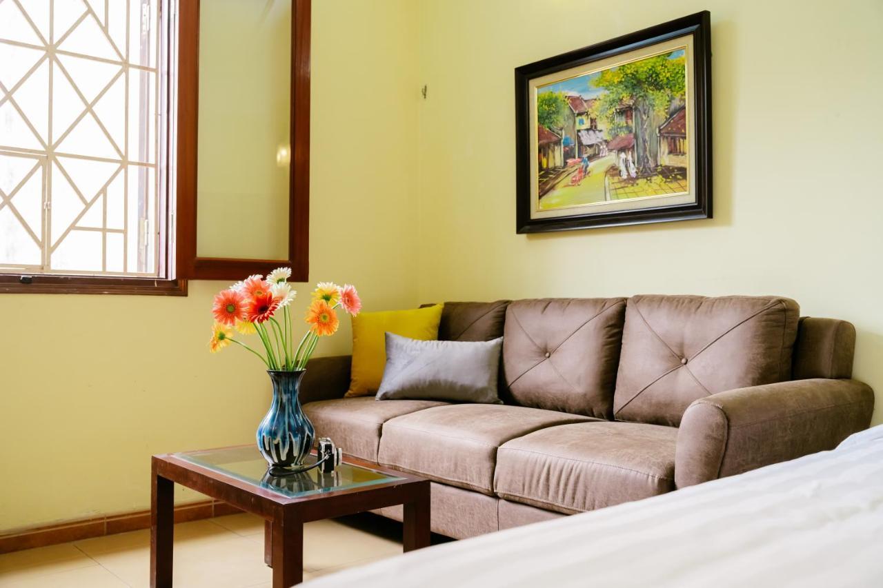 Homestay Hola House *