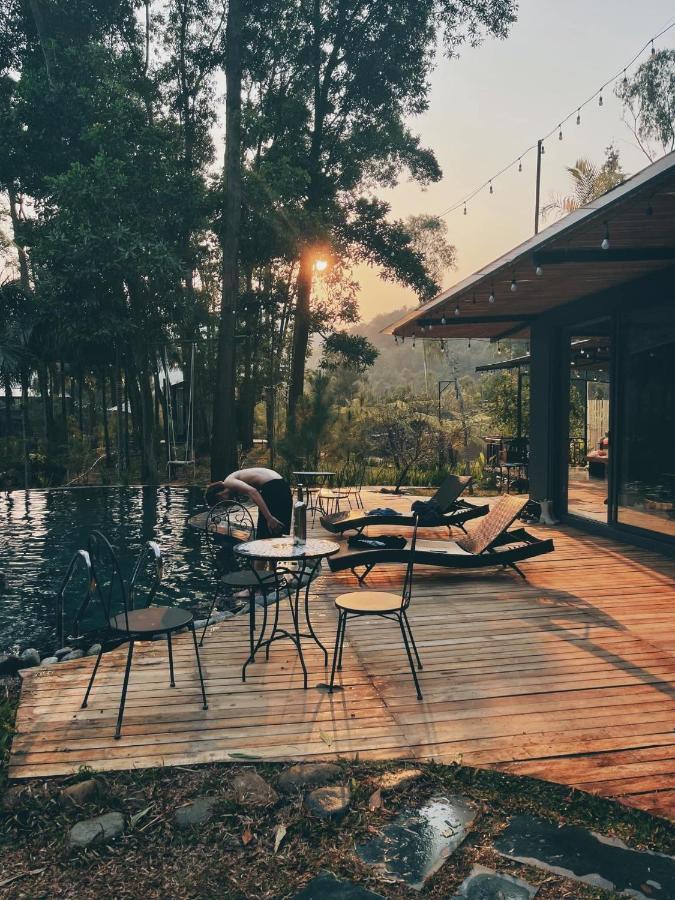 Lee & Sau Sau Garden - Venuestay Villa Hanoi