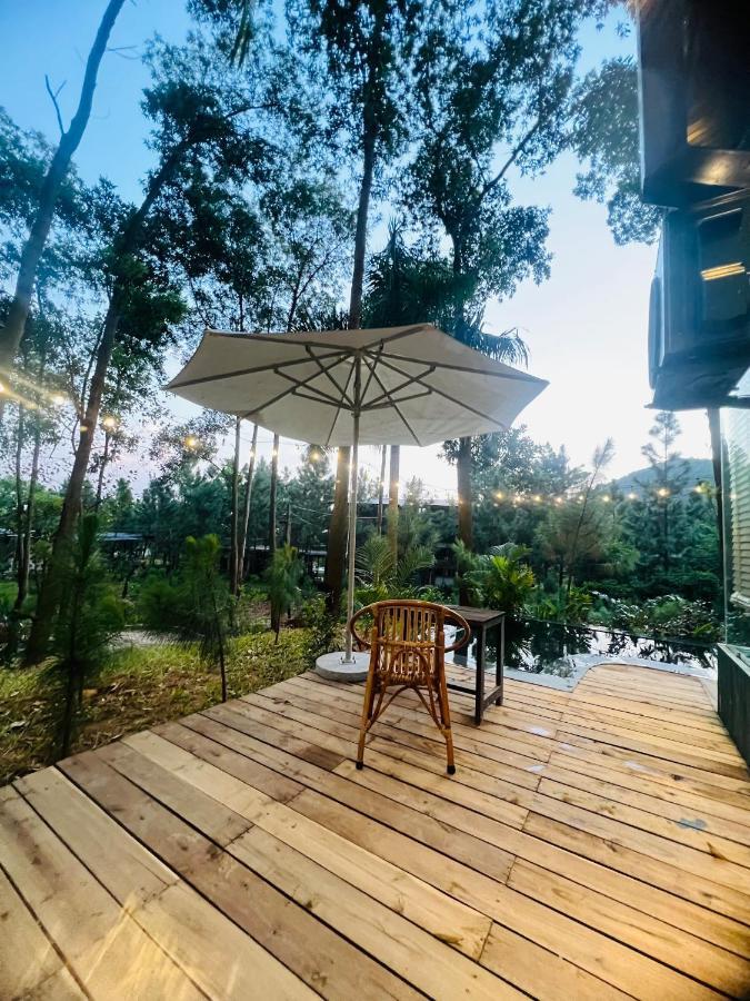 Lee & Sau Sau Garden - Venuestay Villa Hanoi