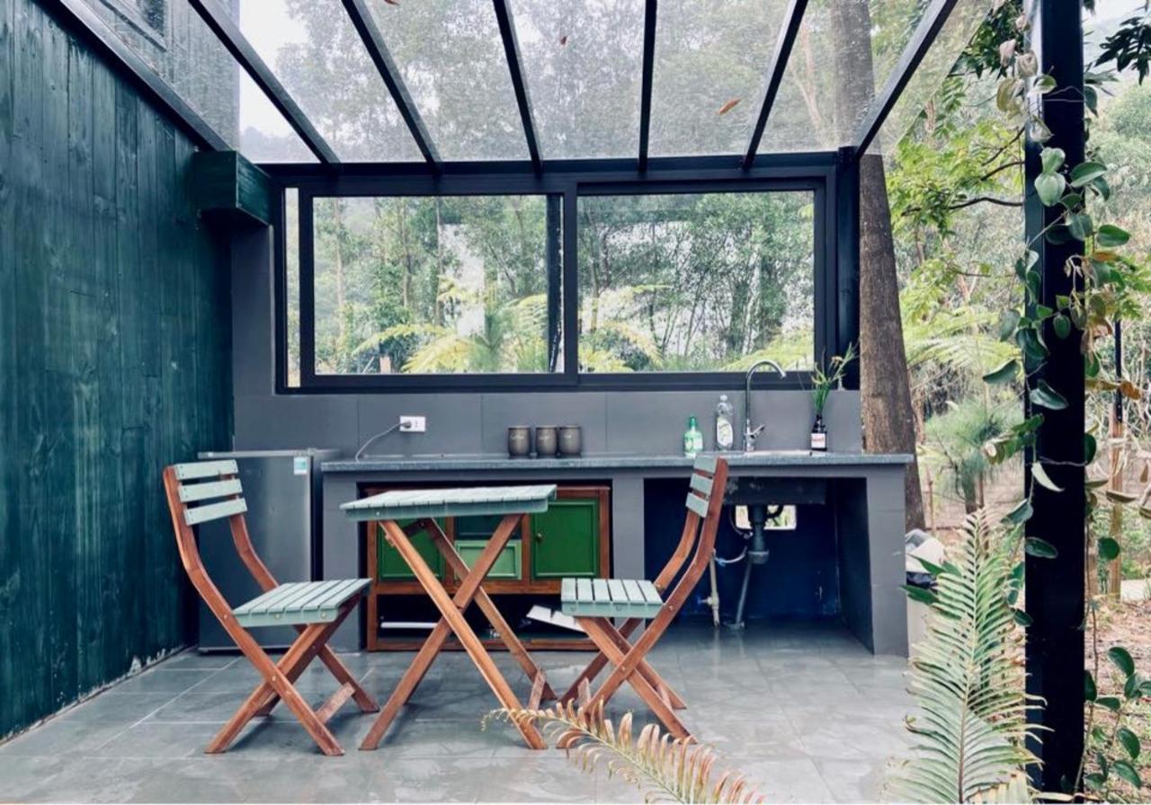 Lee & Sau Sau Garden - Venuestay Villa Hanoi