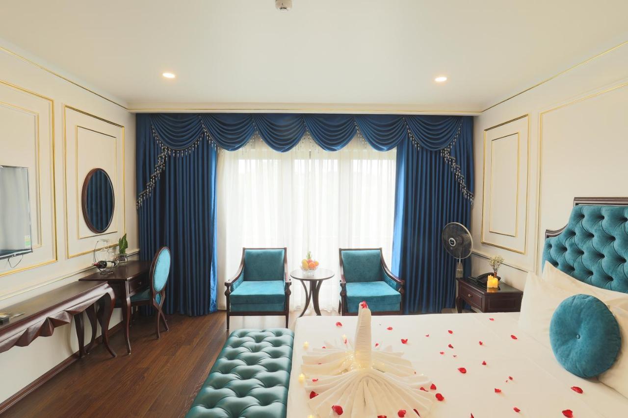 Royal Phu
