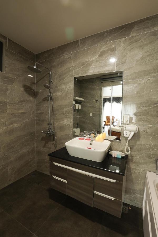 Khách sạn Royal Văn Phú 2*