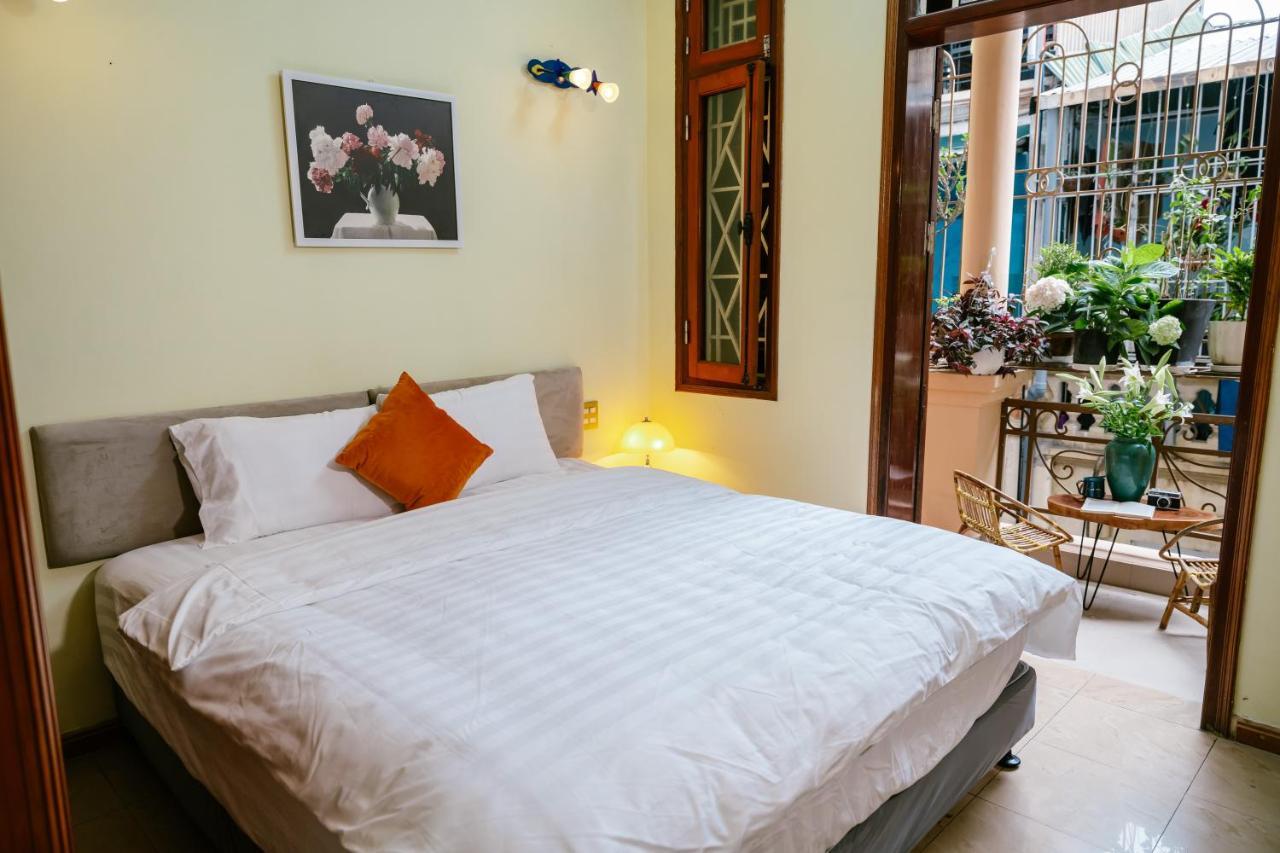 Homestay Hola House *