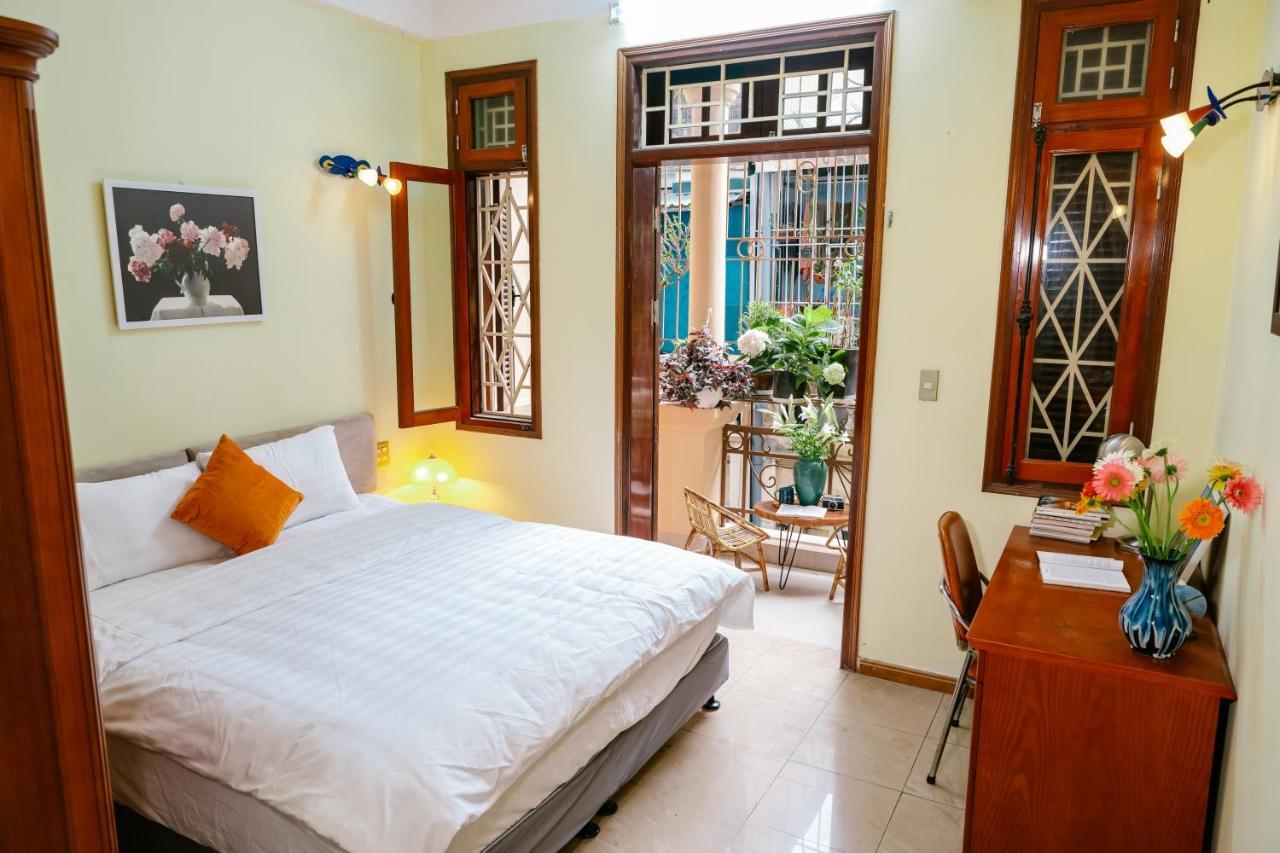 Homestay Hola House *