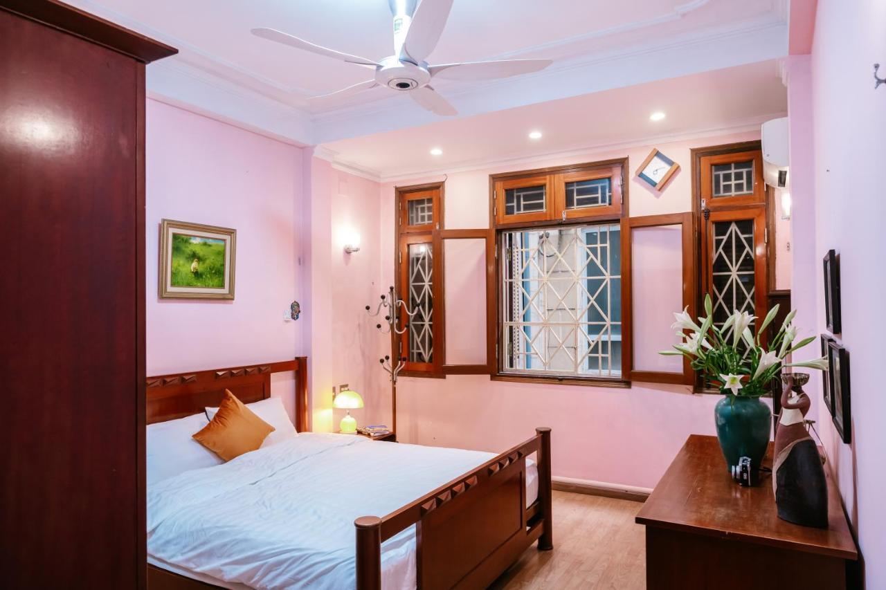Hola House Homestay *