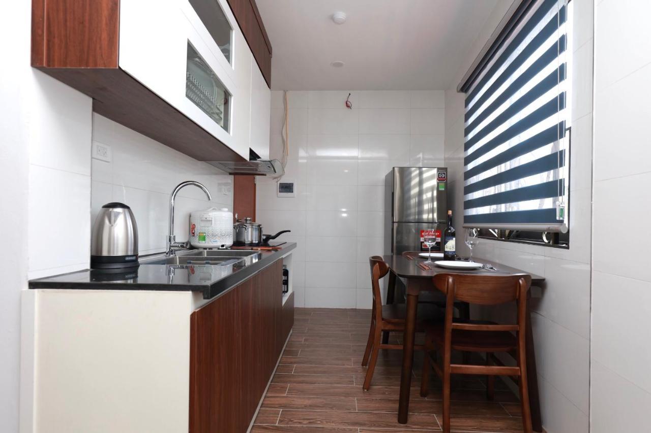 Cozy Sunside Balcony Westlake Apartment