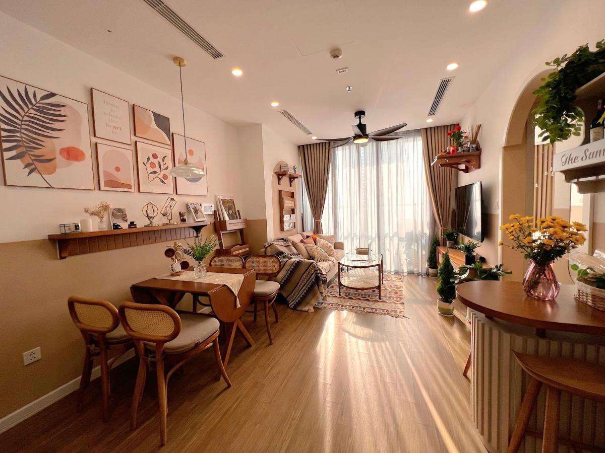 Cindy Vinhomes Skylake *