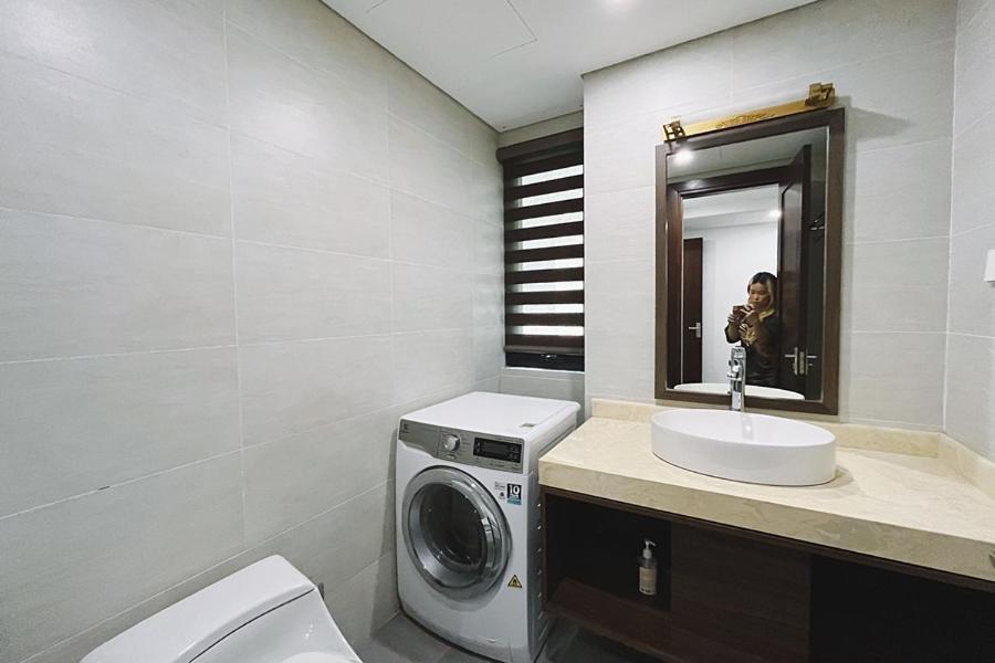 8 - Luxury Apartment, Open View Hanoi