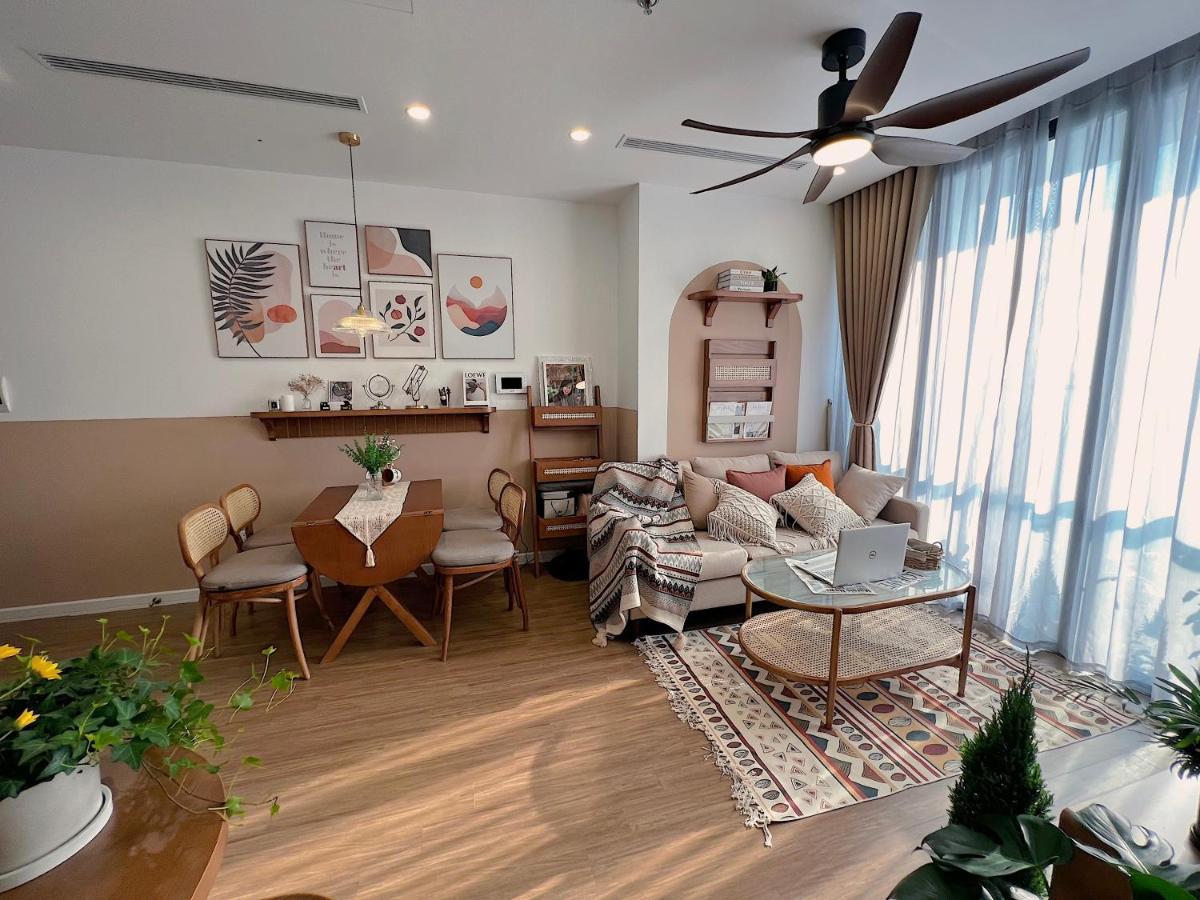 Cindy Vinhomes Skylake Apartment