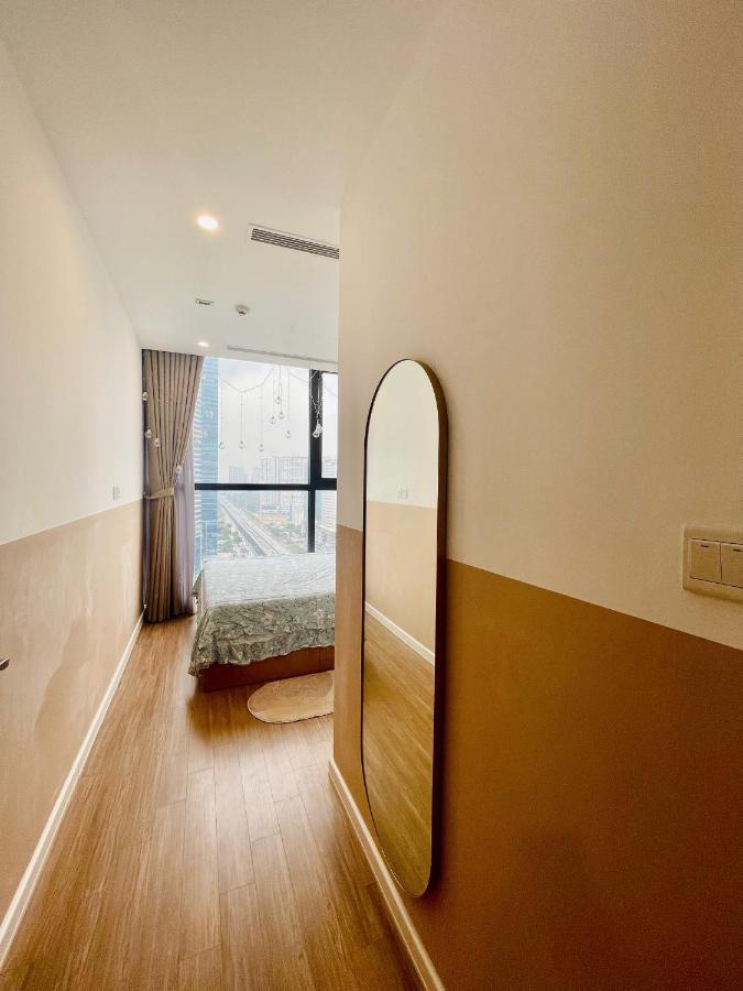 Cindy Vinhomes Skylake Apartment *