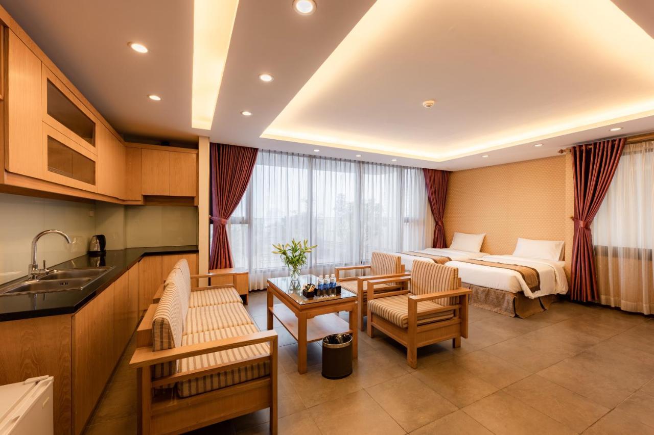 Riverside Hotel 4*